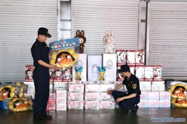 Labubu“偷渡”入境被海关查获 盲盒玩偶夹藏未报