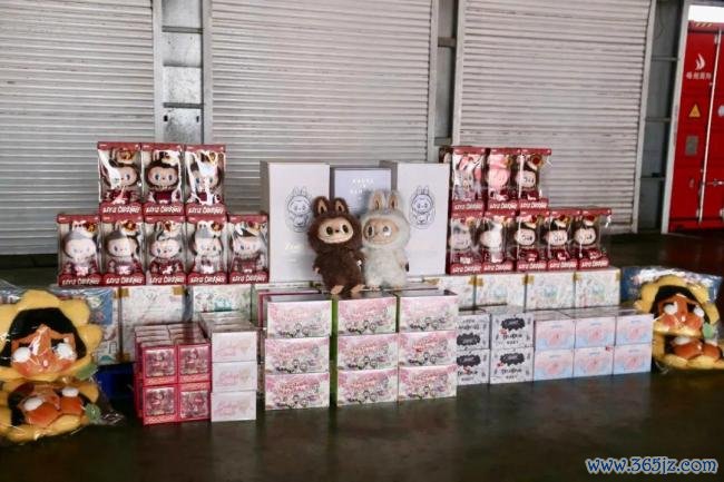 Labubu“偷渡”入境被海关查获 盲盒玩偶夹藏未报